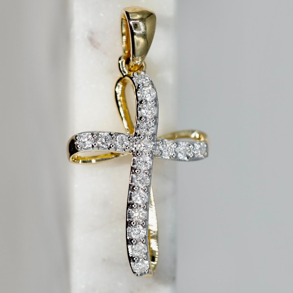 0.25Ctw Diamond Cross Pendant 14K Yellow Gold